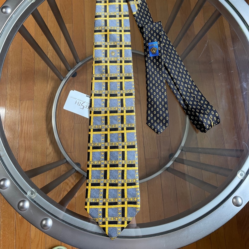 Gianni Versace tie new gold/gray Medusa